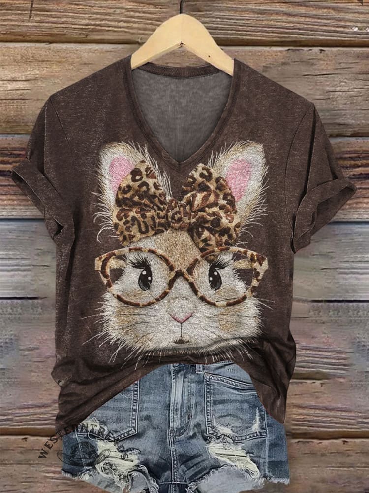 Vintage Leopard Bunny Art Print Casual V-neck T-shirt