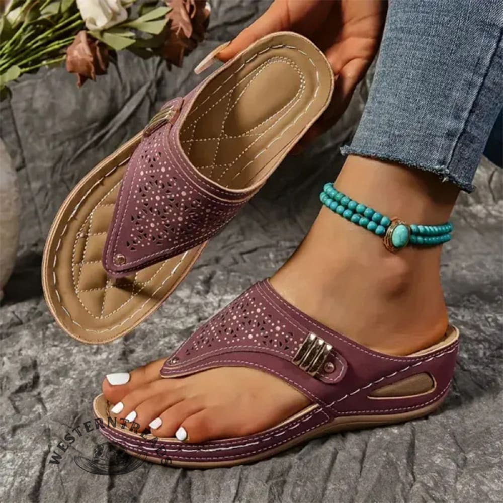 Women's Fashion Hollow Round Toe Thick Bottom Flip Flops - Image 4