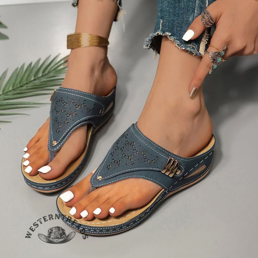 Women's Fashion Hollow Round Toe Thick Bottom Flip Flops - Image 5