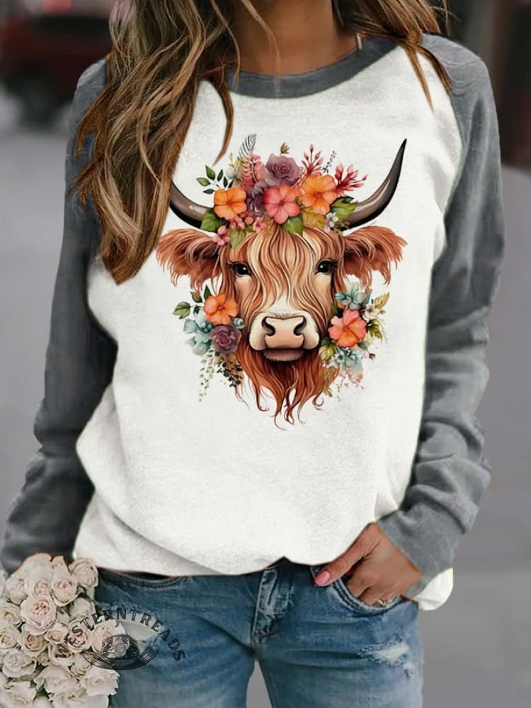 Women's Western Highland Cow Print Casual Sweatshirt - Image 3